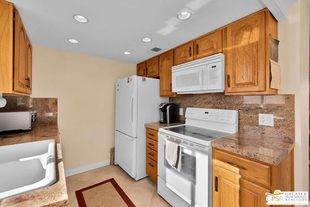 1050 E Ramon Road 84, Palm Springs, CA 92264