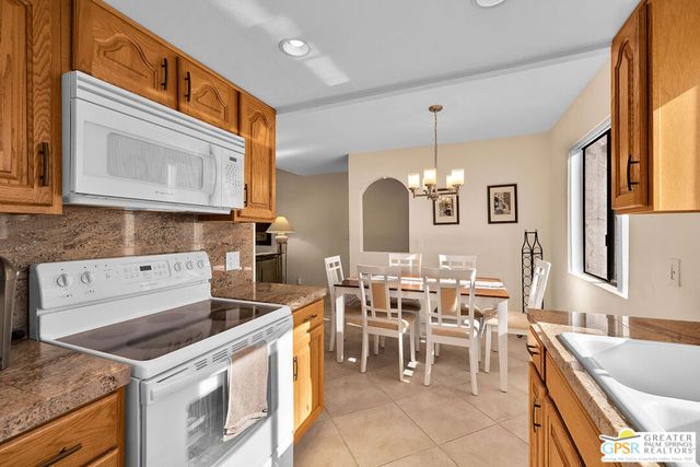 1050 E Ramon Road 84, Palm Springs, CA 92264