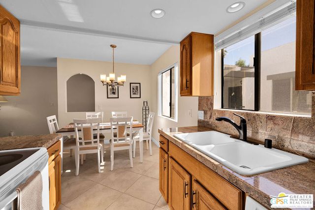 1050 E Ramon Road 84, Palm Springs, CA 92264