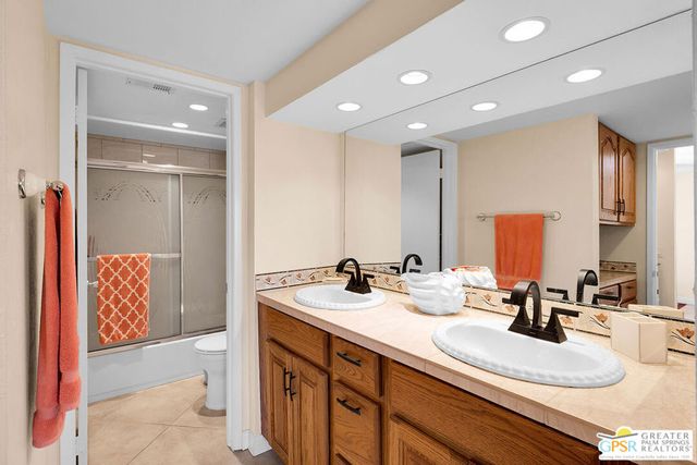 1050 E Ramon Road 84, Palm Springs, CA 92264