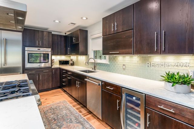 3 Oak Creek Dr, Hilton Head Island, SC 29928