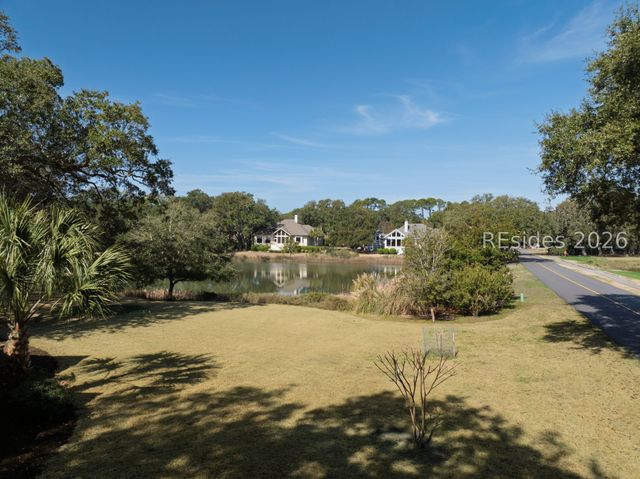3 Oak Creek Dr, Hilton Head Island, SC 29928