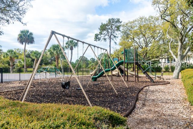 3 Oak Creek Dr, Hilton Head Island, SC 29928