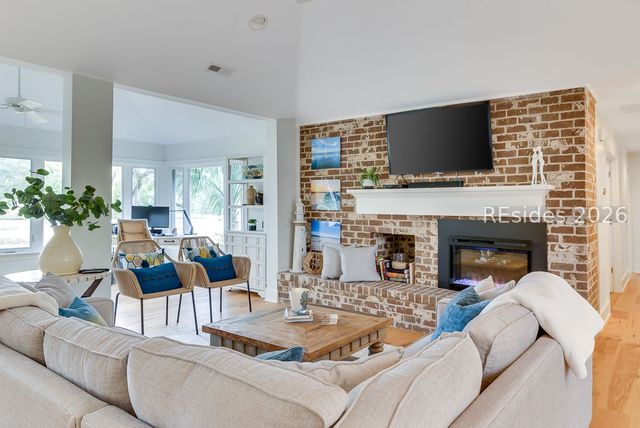 3 Oak Creek Dr, Hilton Head Island, SC 29928