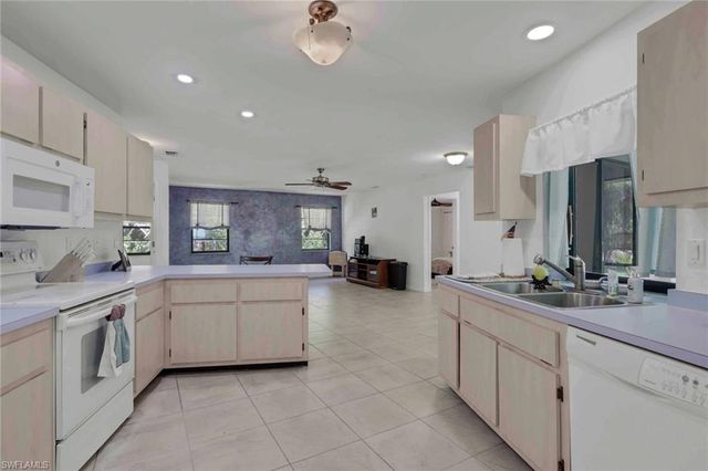 760 1st ST NW, Naples, FL 34120