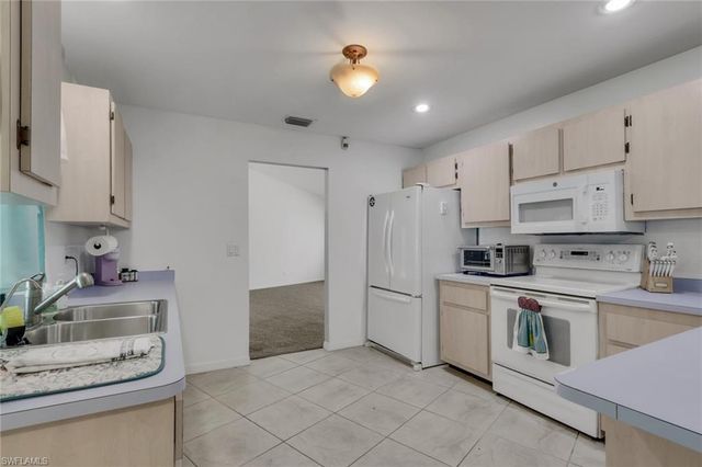 760 1st ST NW, Naples, FL 34120