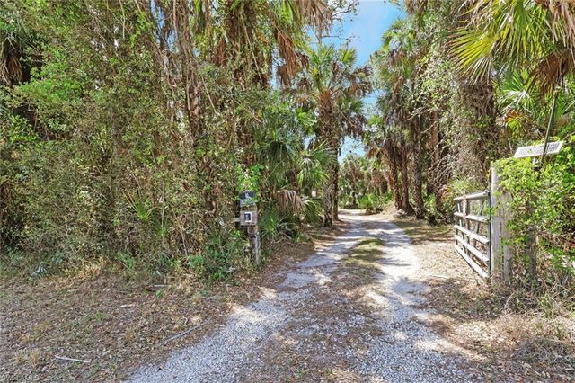 760 1st ST NW, Naples, FL 34120