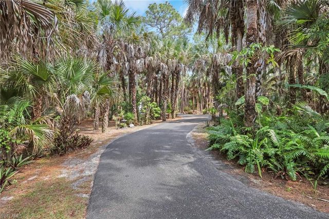 760 1st ST NW, Naples, FL 34120