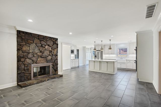 6867 RIVER BIRCH RD, Memphis, TN 38119