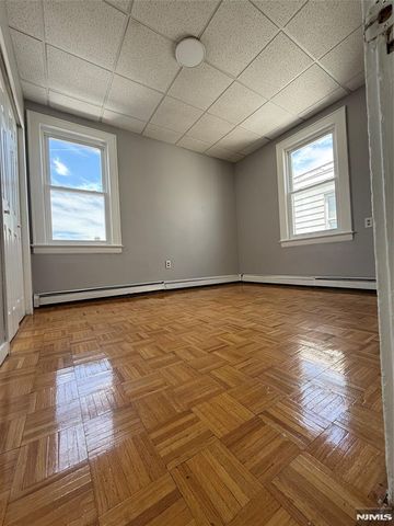 172-174 10th Street 2, Newark, NJ 07107