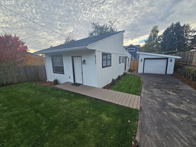 8125 Se 52ND Ave, Portland, OR 97206