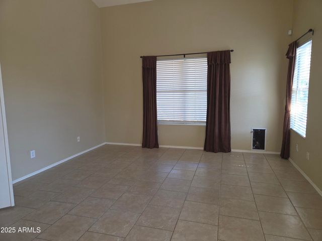 2235 E DONALD Drive E, Phoenix, AZ 85024