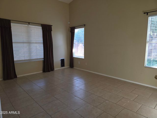 2235 E DONALD Drive E, Phoenix, AZ 85024