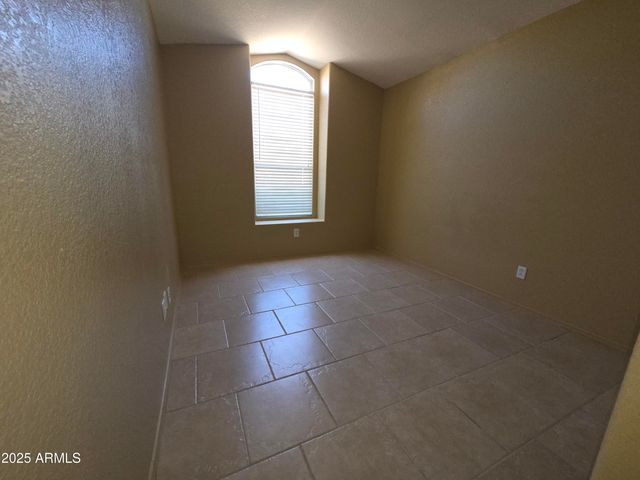 2235 E DONALD Drive E, Phoenix, AZ 85024