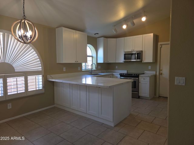 2235 E DONALD Drive E, Phoenix, AZ 85024