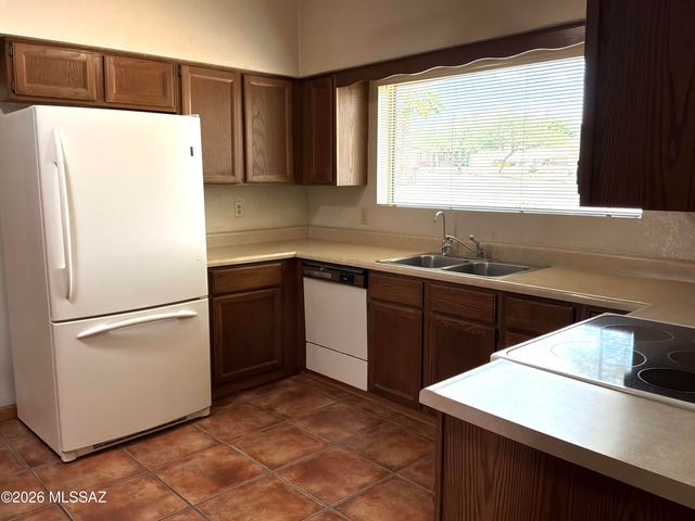 118 W Andrew Potter Street, Corona De Tucson, AZ 85641