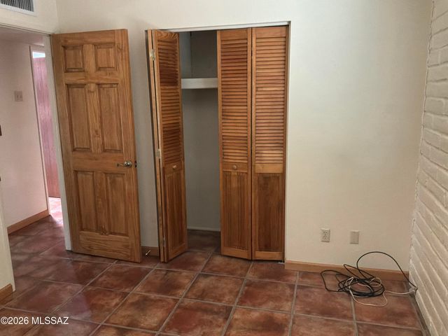 118 W Andrew Potter Street, Corona De Tucson, AZ 85641