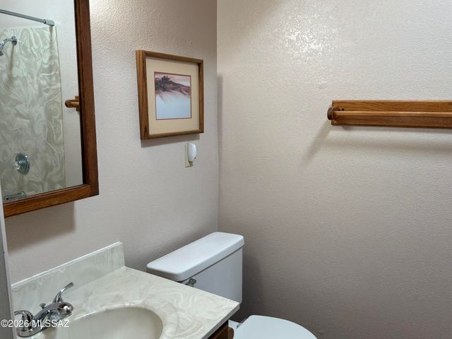 118 W Andrew Potter Street, Corona De Tucson, AZ 85641