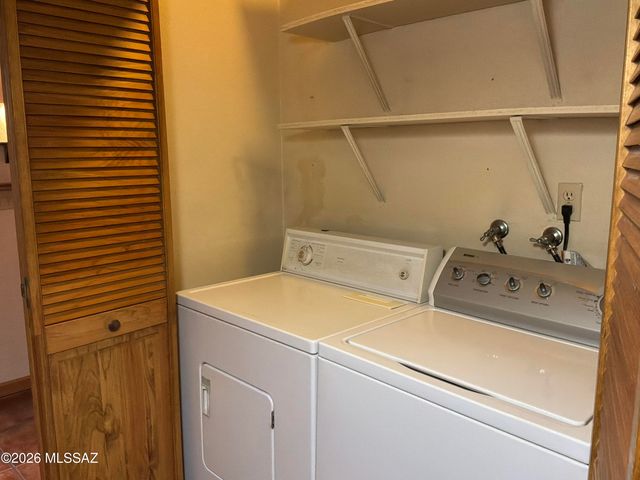 118 W Andrew Potter Street, Corona De Tucson, AZ 85641