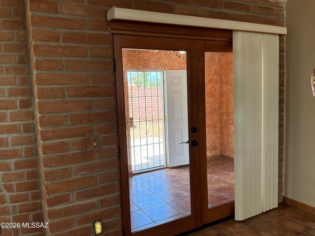 118 W Andrew Potter Street, Corona De Tucson, AZ 85641