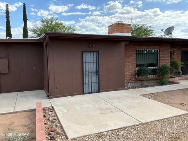 118 W Andrew Potter Street, Corona De Tucson, AZ 85641