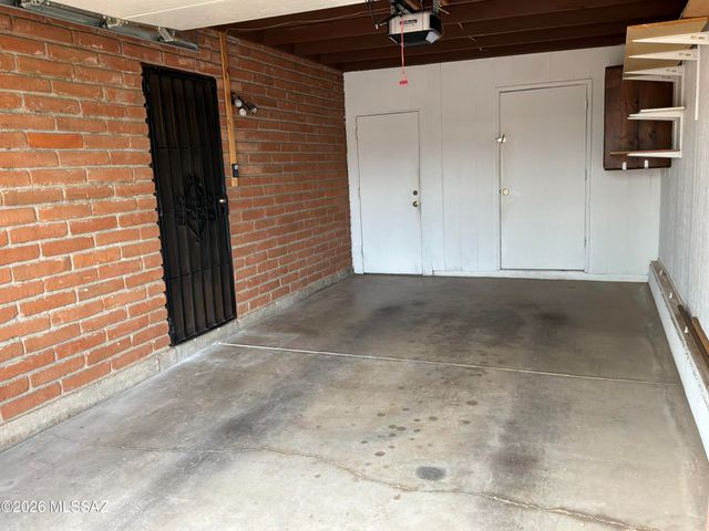 118 W Andrew Potter Street, Corona De Tucson, AZ 85641
