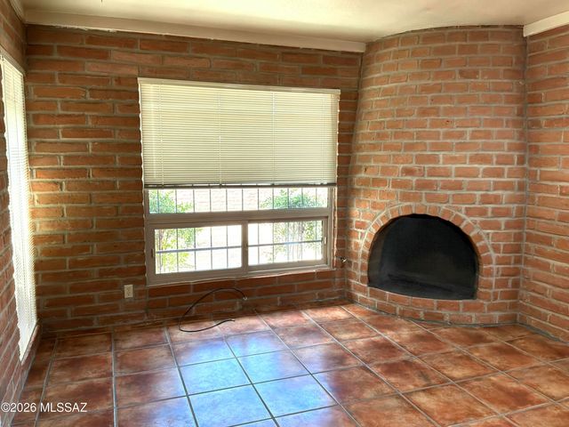 118 W Andrew Potter Street, Corona De Tucson, AZ 85641