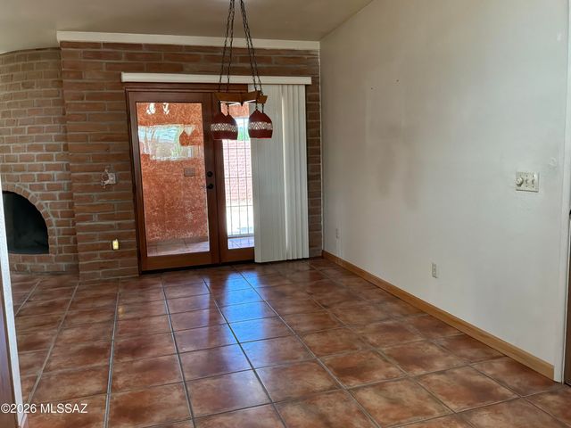 118 W Andrew Potter Street, Corona De Tucson, AZ 85641