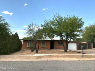 118 W Andrew Potter Street, Corona De Tucson, AZ 85641