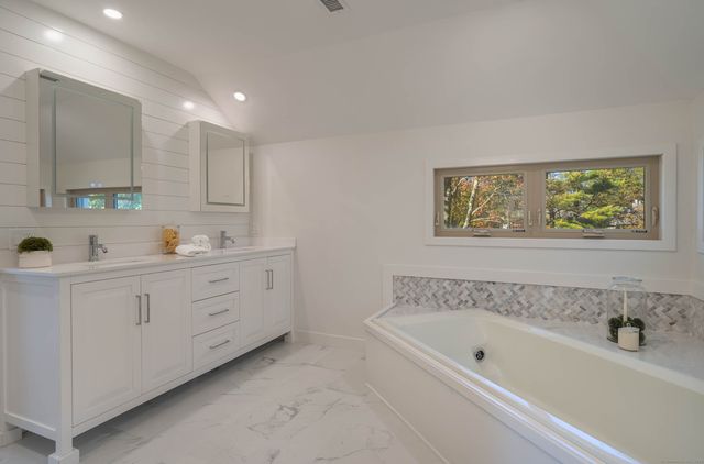 74 Quarry Dock Road 74, Branford, CT 06405