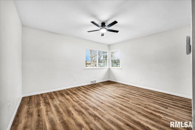 2003 S MAHARK Lane, Peoria, IL 61607