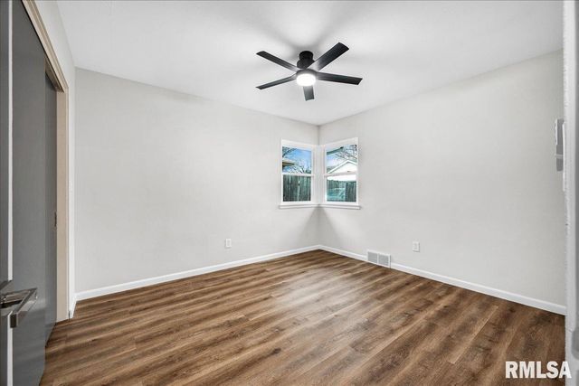 2003 S MAHARK Lane, Peoria, IL 61607