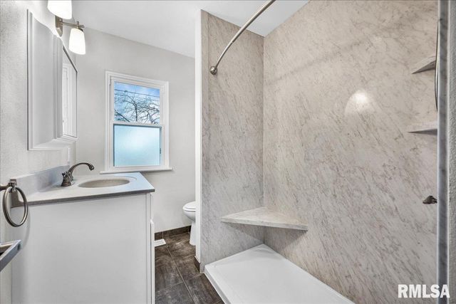 2003 S MAHARK Lane, Peoria, IL 61607