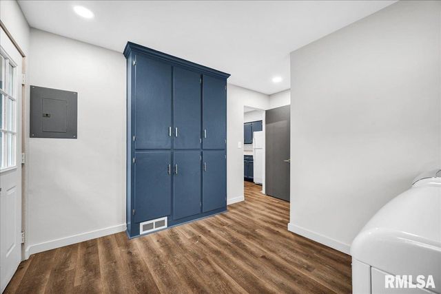 2003 S MAHARK Lane, Peoria, IL 61607