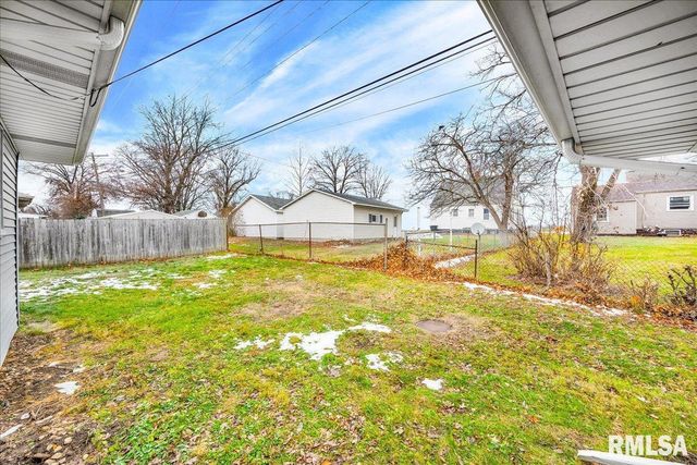 2003 S MAHARK Lane, Peoria, IL 61607