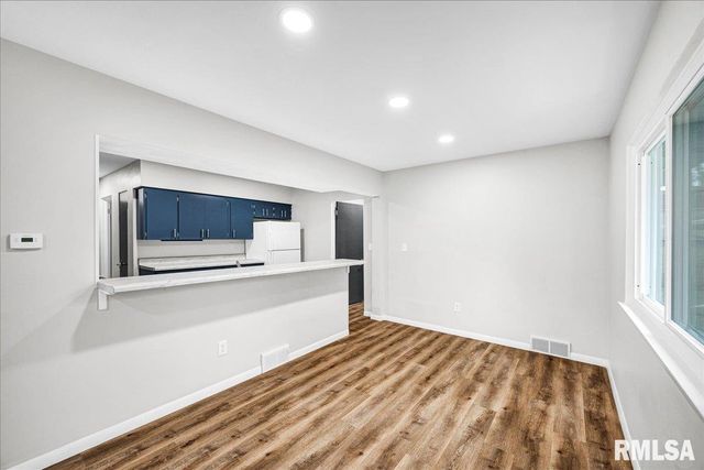 2003 S MAHARK Lane, Peoria, IL 61607