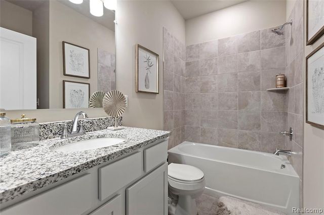 9936 Crossview Trail 185, Howell, MI 48855