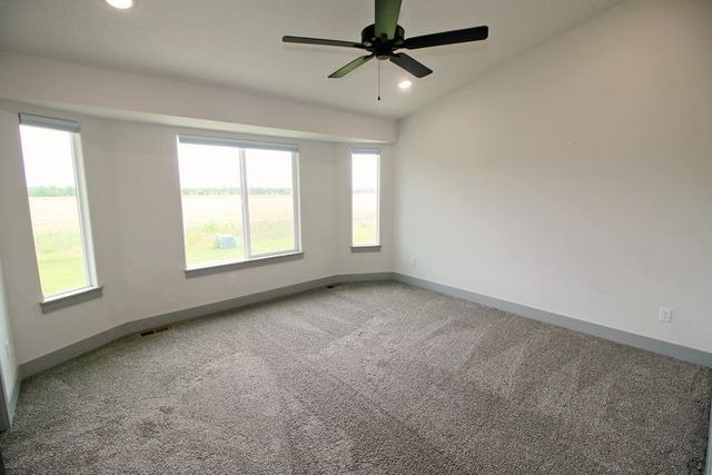 8641 E Cherrywood Ct, Bel Aire, KS 67226