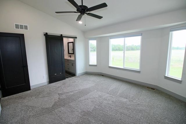 8641 E Cherrywood Ct, Bel Aire, KS 67226