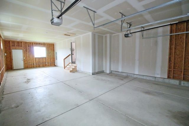 8641 E Cherrywood Ct, Bel Aire, KS 67226