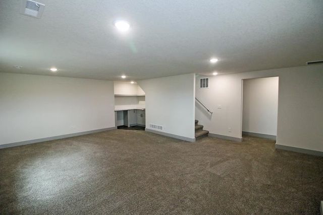 8641 E Cherrywood Ct, Bel Aire, KS 67226