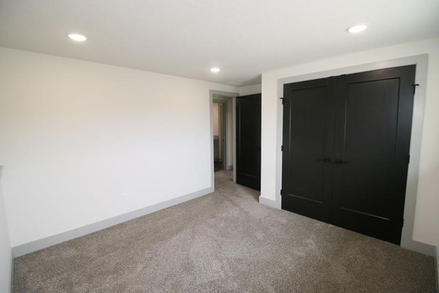 8641 E Cherrywood Ct, Bel Aire, KS 67226