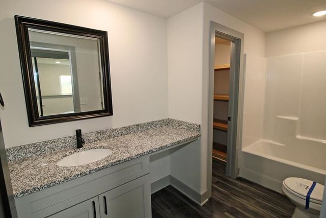 8641 E Cherrywood Ct, Bel Aire, KS 67226