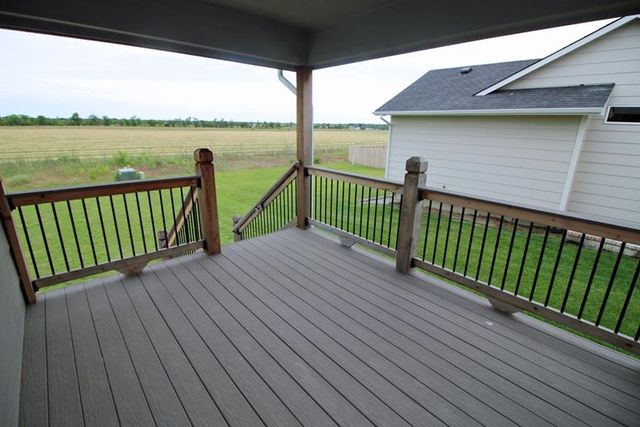 8641 E Cherrywood Ct, Bel Aire, KS 67226