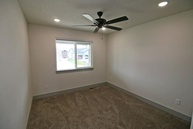 8641 E Cherrywood Ct, Bel Aire, KS 67226