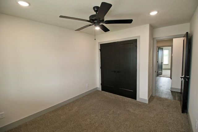 8641 E Cherrywood Ct, Bel Aire, KS 67226