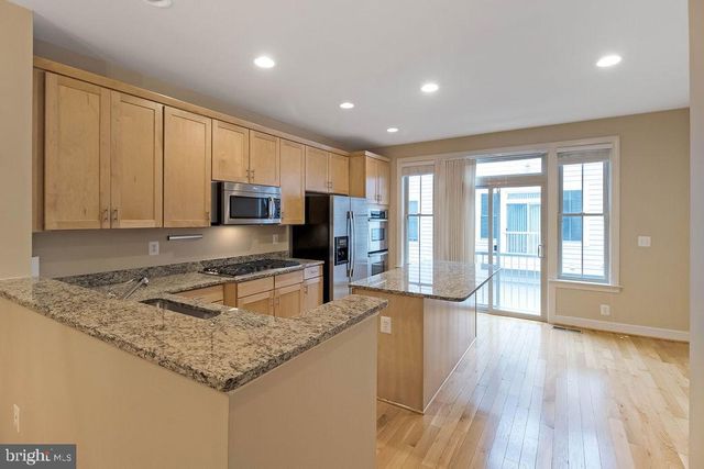 3347 KEMPER RD, Arlington, VA 22206