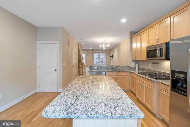 3347 KEMPER RD, Arlington, VA 22206