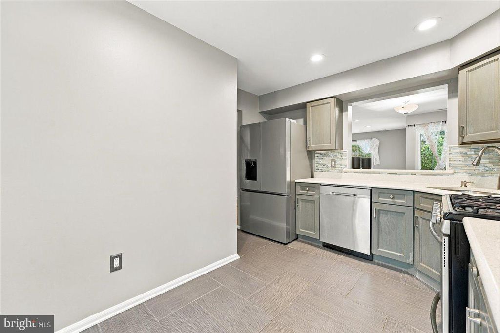 64 WINCHESTER DR, HIGHTSTOWN, NJ 08520 — photo 4