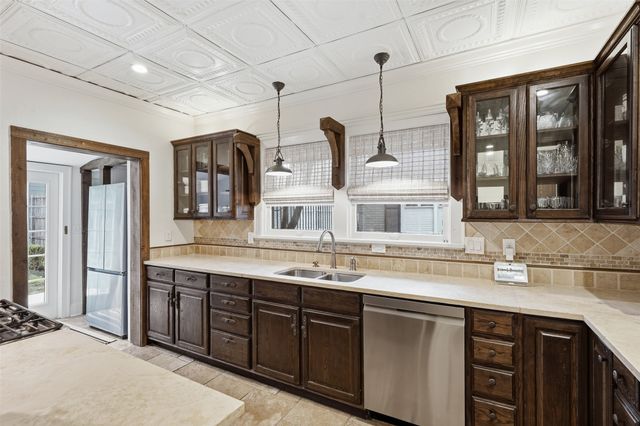 2005 Park Place Avenue, Fort Worth, TX 76110